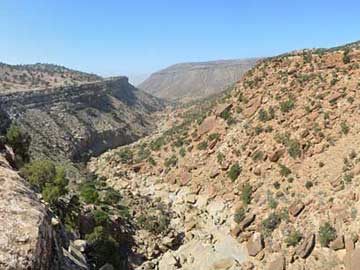 Morocco: Spectacular exposure of the Assaka cliff section, reconnaissance fieldwork, March 2014, Assaka, Morocco.